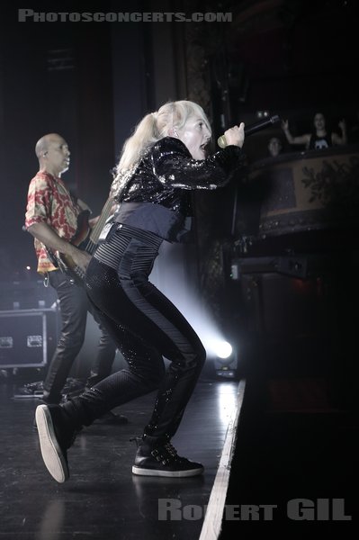 METRIC - 2023-02-03 - PARIS - Le Trianon - Emily Haines - Joshua Winstead